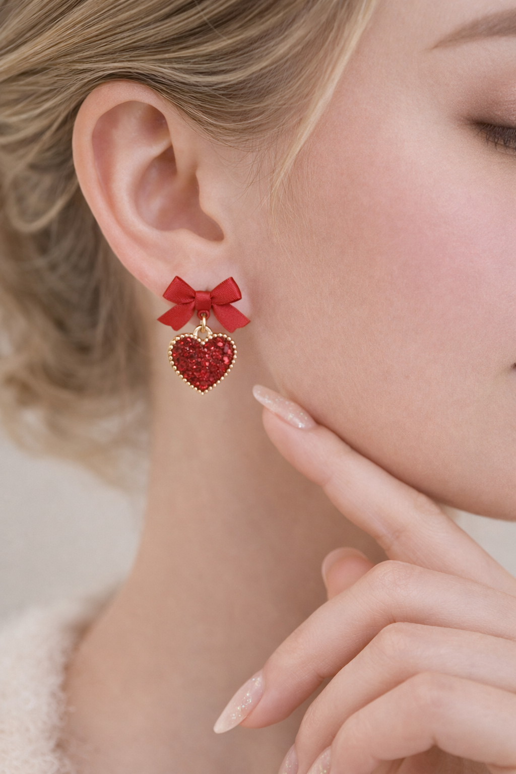 SPARKLE HEART AND BOW MINI DANGLE EARRINGS