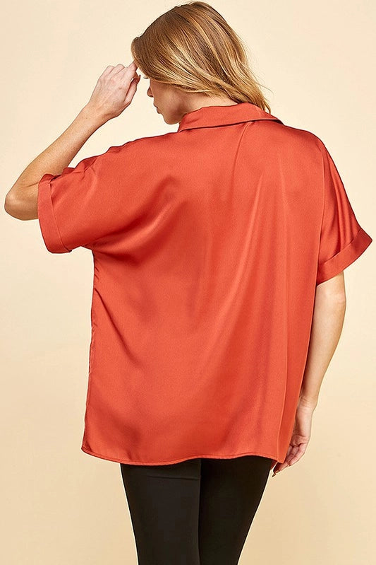 KARINA SATIN SHORT SLEEVE BOTTON FRONT TOP | RUST