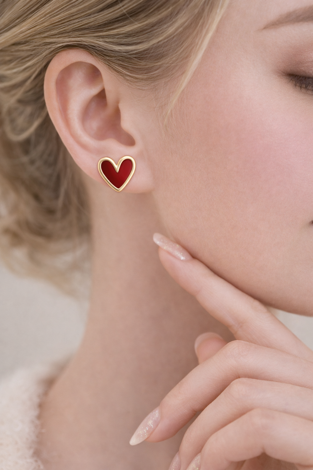 MINI HEART STUD EARRINGS | RED