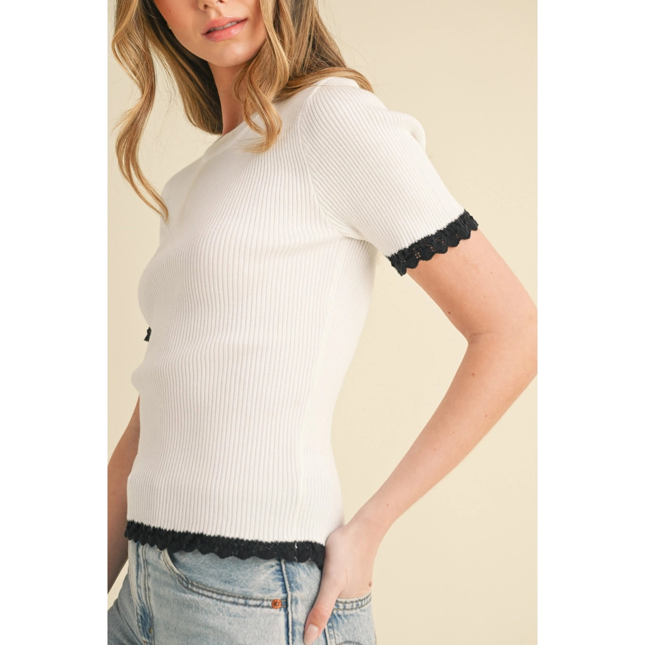 AOKLEE SCALLOPED EDGE RIBBED SWEATER
