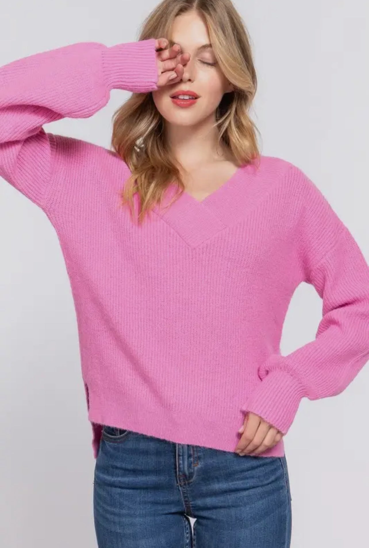 BIANCA V-NECK SWEATER