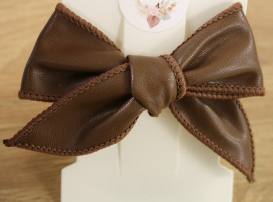 ROBYN FAUX LEATHER HAIR BOW | CHOCOLATE