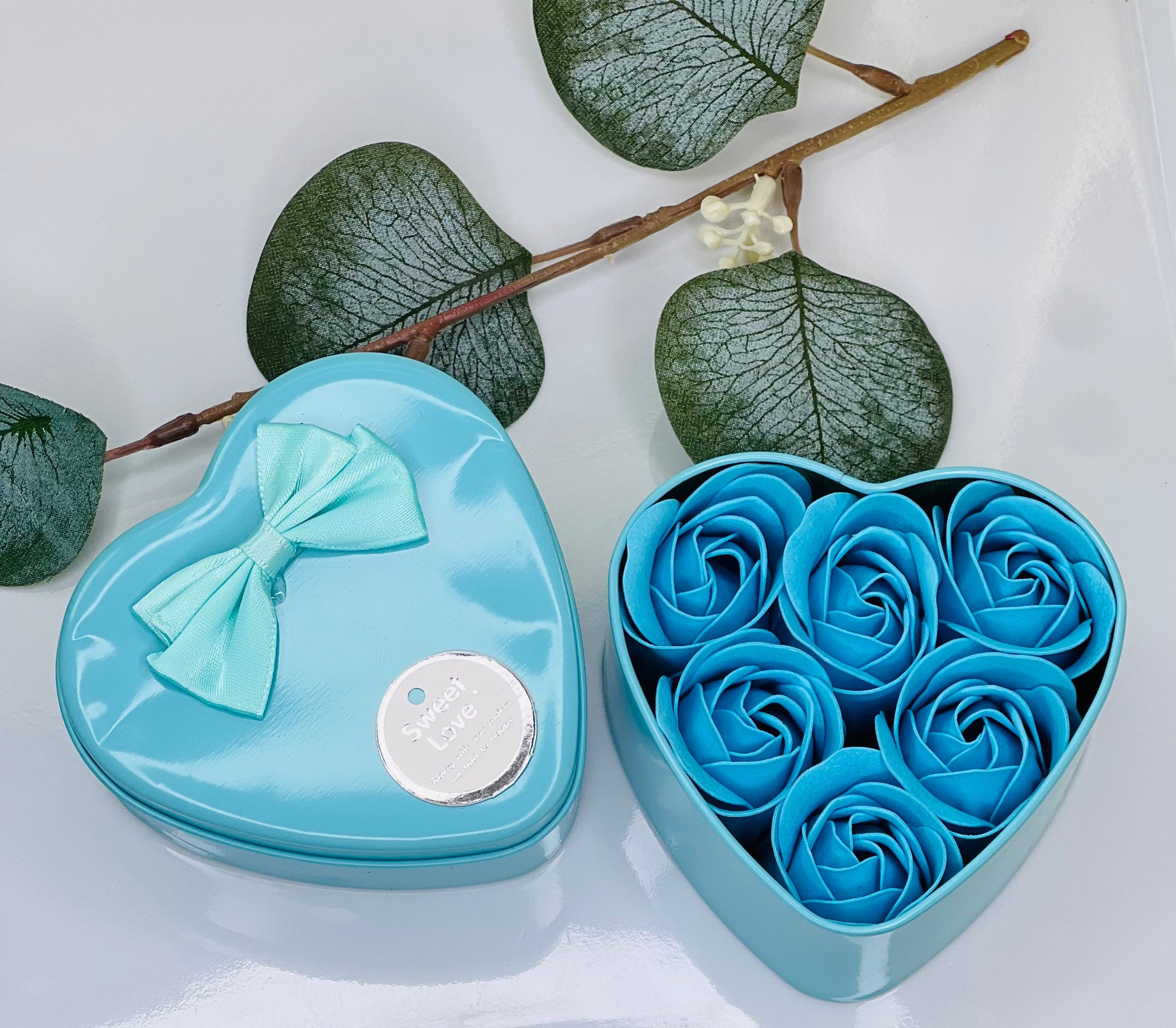 6 Piece Soap Roses in Hart Tin Container