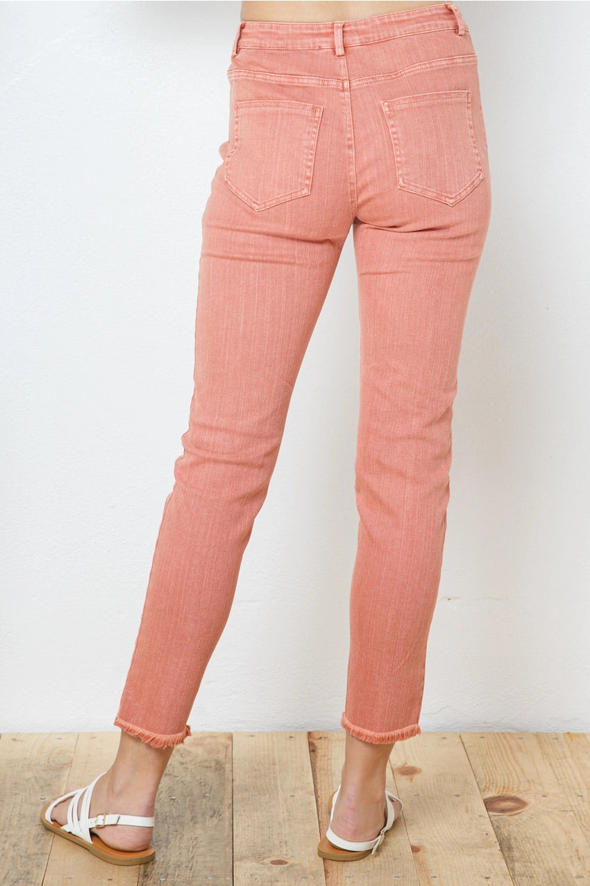 LILIA RAW HEM SLIM FIT JEANS | MAUVE