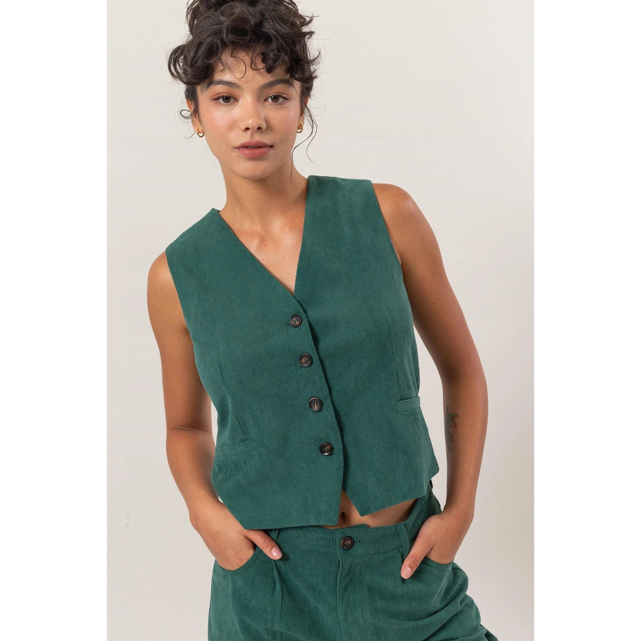 RUE CORDUROY BUTTON FRONT VEST | GREEN