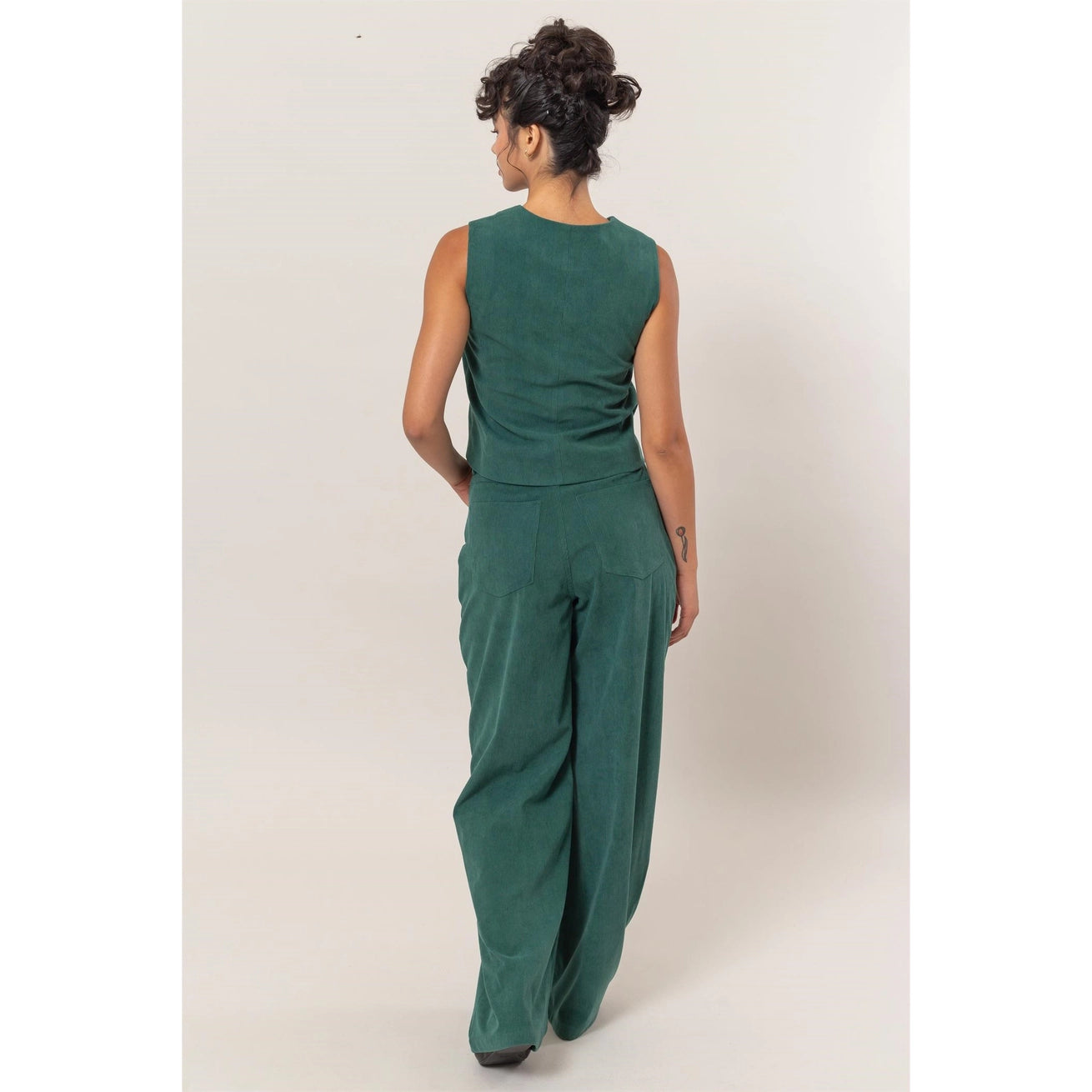 RUE CORDUROY BUTTON FRONT VEST | GREEN