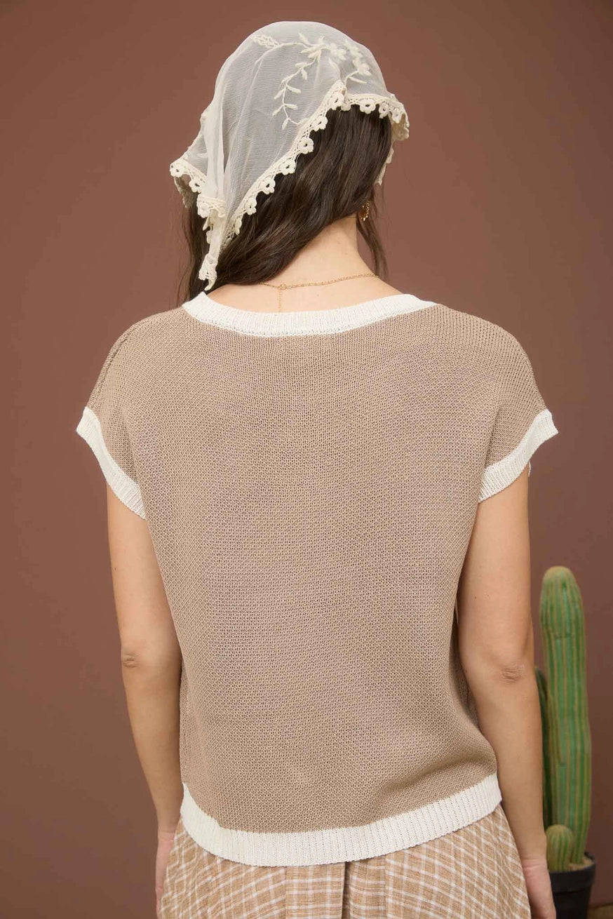 HORSESHOE SHORT SLEEVE KNIT SWEATER